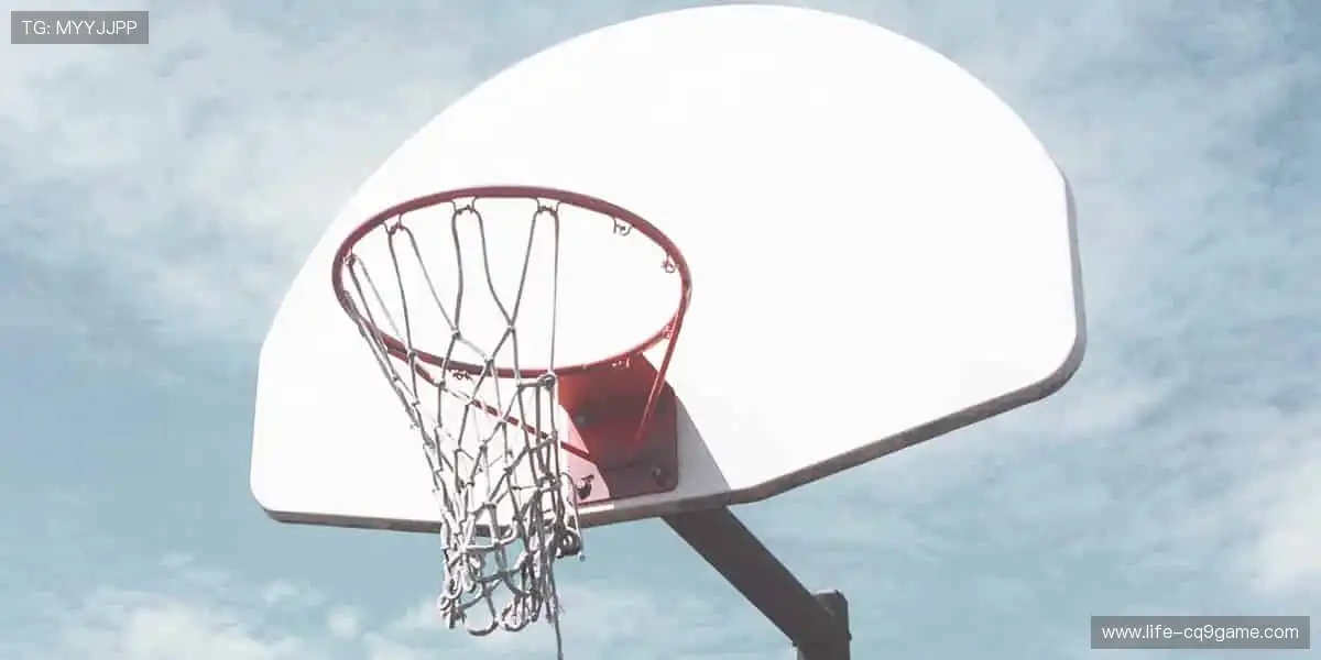 直播瞬间，全球同频！📱🏀